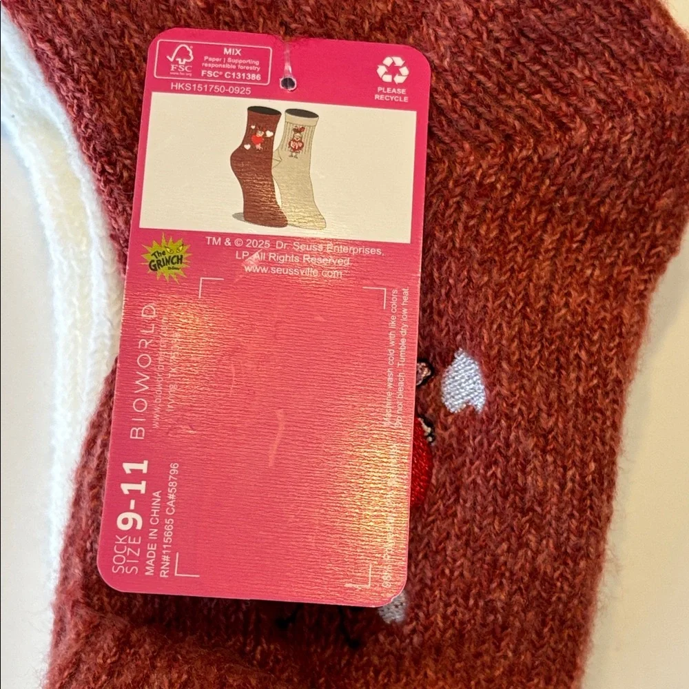 The Grinch Cindy Lou Who Heart Theme Quarter Crew Socks 2 Pack